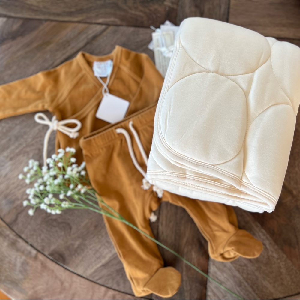 Kate Quinn quilt blanket in pearl white NWT